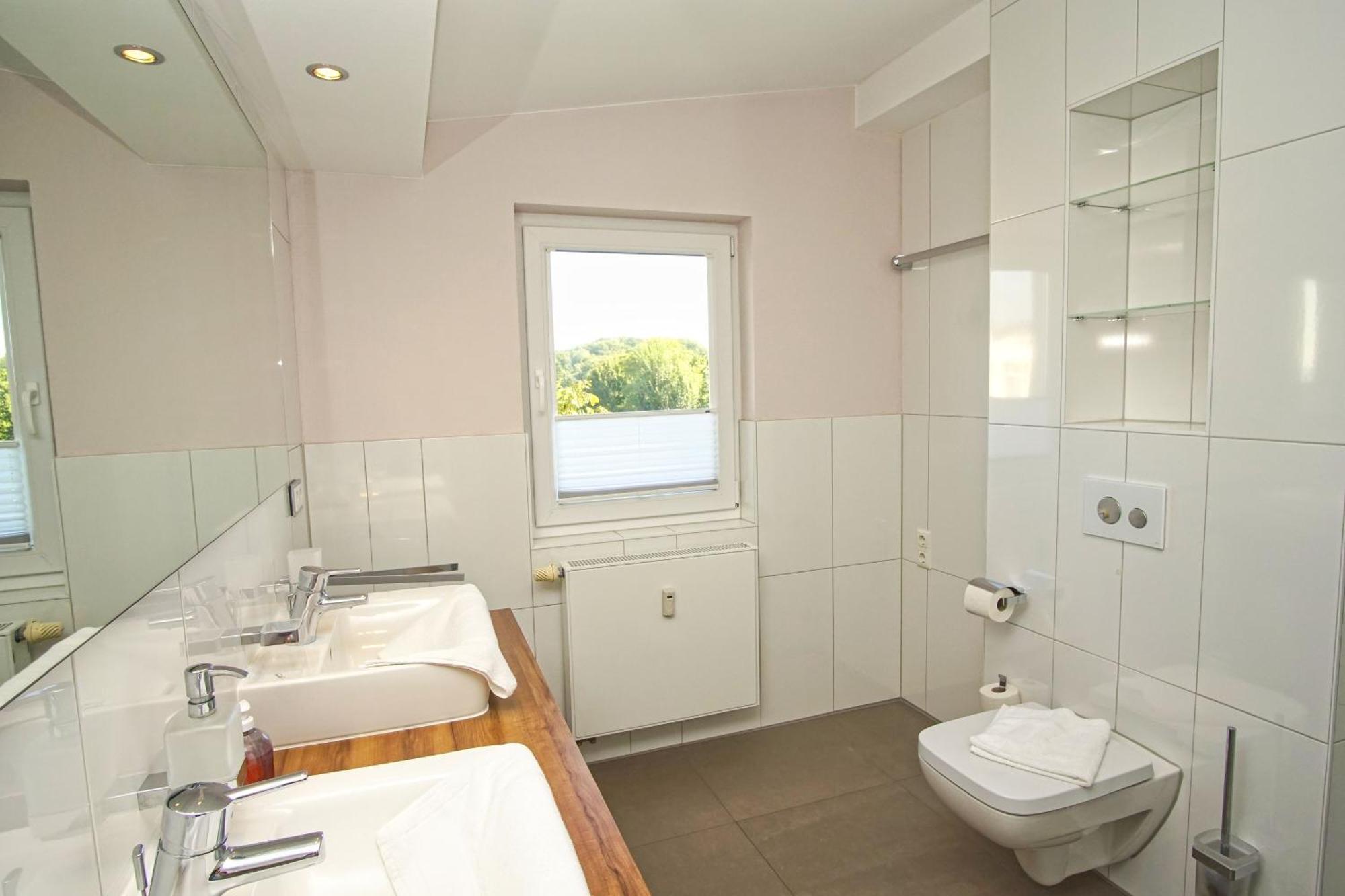 Balkon, Gratis Nutzung Vom Ahoi Erlebnisbad Und Sauna In Sellin- Meeresblick Fewo 59 Goehren (Ruegen) Exterior foto